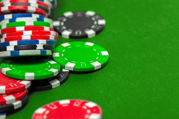 Как зарабатывать деньги, играя в техасский Покер Онлайн