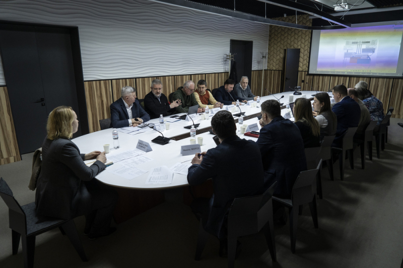 Каждый второй аграрный советник имеет готовое решение для АПК &mdash;> его не слышат»</p>
</p>
<p><em>Фото: Министерство аграрной политики и продовольствия Украины.  Заседание рабочей группы по внедрению системы AKIS в Минагрополитики. </em></p>
<h2> Что доказала война</h2>
<p style=