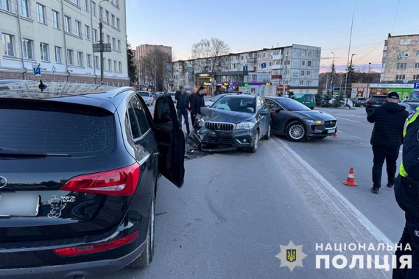 Масштабное столкновение в Тернополе: пострадала 27-летняя беременная водитель