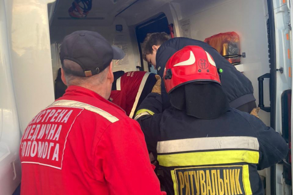 На Чортковщине жуткая авария: спасатели вытаскивали людей из авто