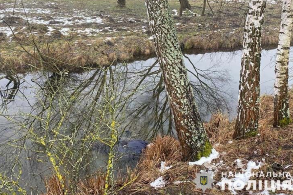 В Кременецкой области в реке нашли тело человека