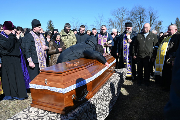 В Лановеччине попрощались с погибшим на войне добровольцем 26-летним Олегом Дробоцким