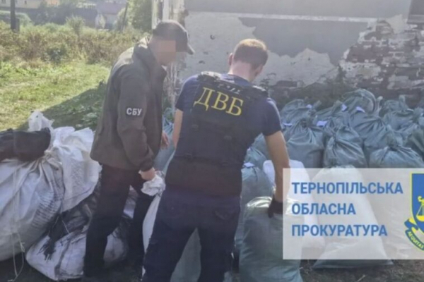 В Тернопольской области полицейский подпольно изготовлял табак