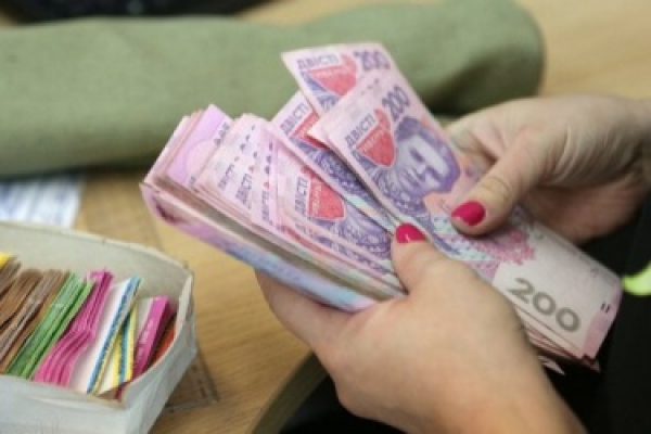 На Тернопольщине поселковый совет начислял себе незаконных премий на более 860 тыс. грн