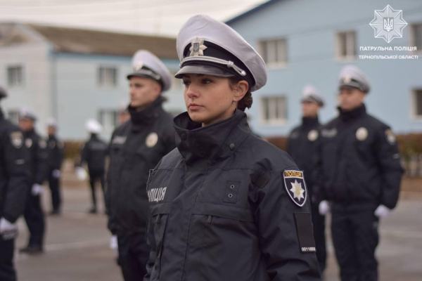 На Тернопольщине еще 9 патрульных полицейских приняли присягу