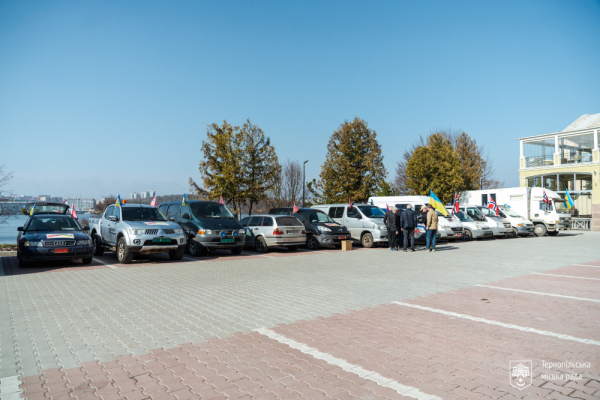 Норвежские благотворители передали в Тернополя 10 автомобилей для военных