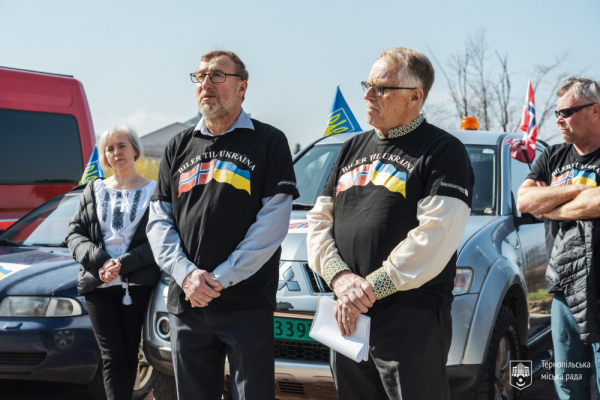 Норвежские благотворители передали в Тернополь 10 автомобилей для военных