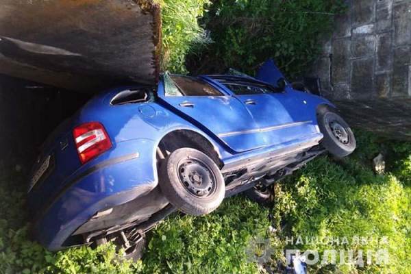Пассажир погиб: в Тернопольской области водитель не справился с управлением и съехал с дороги