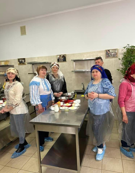 Кулички для нуждающихся: представительницы Ассоциации женщин Украины “Действие. Тернополь” готовили пасхальные вкусности