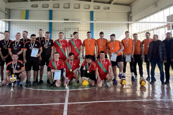 Пять команд соревновались за первенство Шумской общины по волейболу