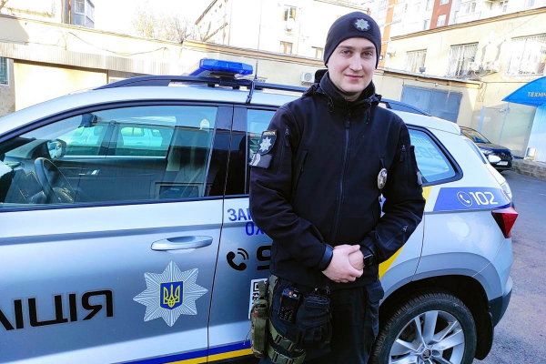 Полицейский-медик из Тернополя спасает жизнь