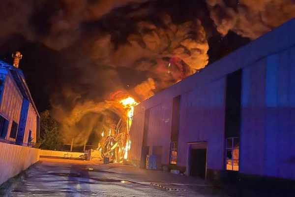 Полиция открыла уголовное производство по факту пожара на заводе в Тернополе