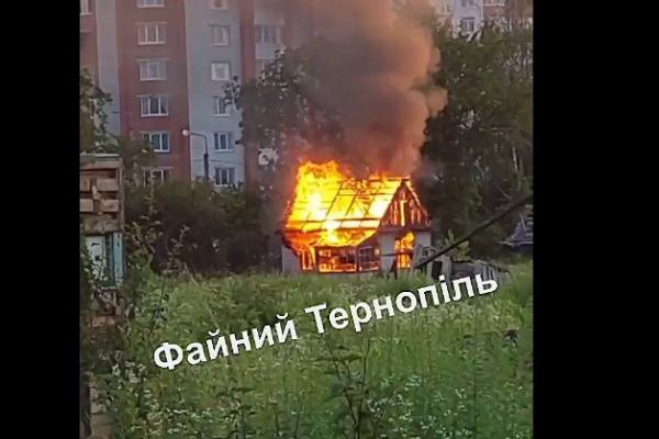Пожар в Тернополе: снова сгорела дача на Тарнавскому