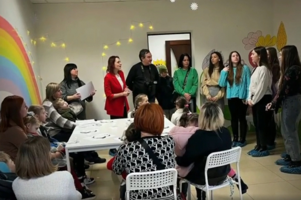 Представительницы Ассоциации женщин Украины «ДЕЯ». Тернополь посетили с подарками к детям с инвалидностью