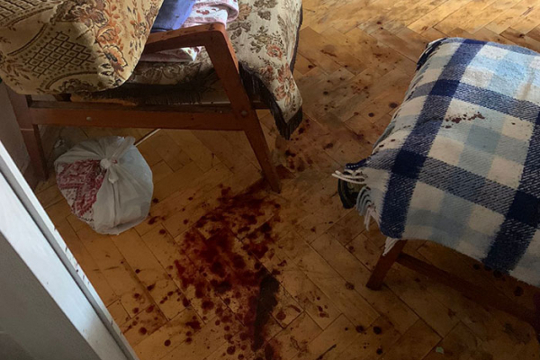 Разлив в комнате кислоту и угрожал применить оружие: полиция задержала жителя Тернополя