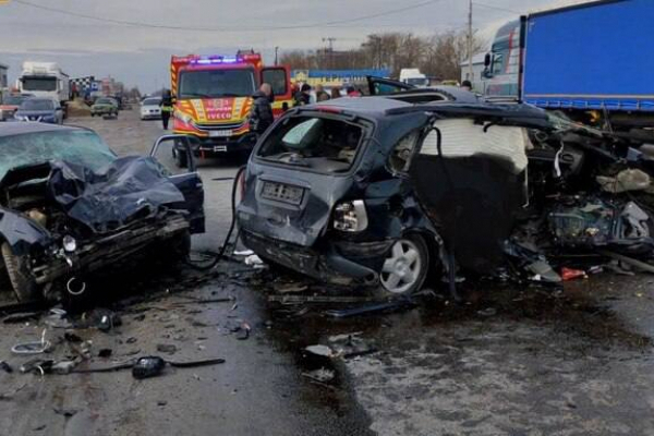 Смертельная авария возле Тернополя: полицейские разыскивают скрывшегося с места ДТП водителя BMW