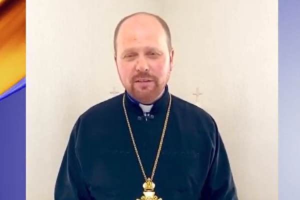Священник из Тернопольщины молится за мир в Instagram