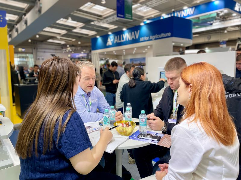 Тайтен Машинери Украина анонсировала выпуск нового автопилота под собственным брендом T-Line