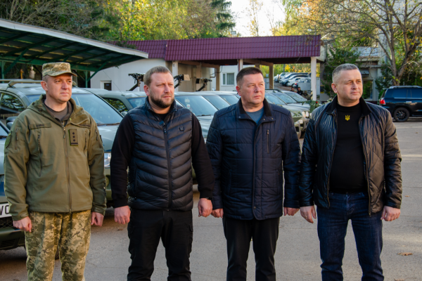 Тернопольщина передала очередную партию внедорожников для ВСУ