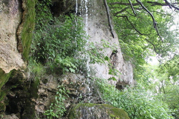 Тернопольщина туристическая: Водопады и родниковые волосы /></p>
<p dir=