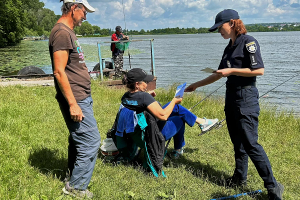 Тернопольские полицейские напомнили рыбакам правила поведения на водоемах