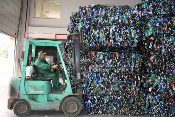 В Чортковском обществе будут зарабатывать на пластиковых бутылках