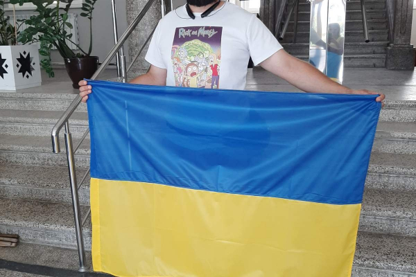 В Чорткове главы ОСМД получили украинские флаги, чтобы поднять их на домах