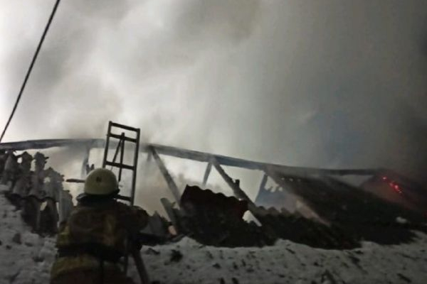 В воскресенье спасатели тушили пожар двух домов на Тернопольщине