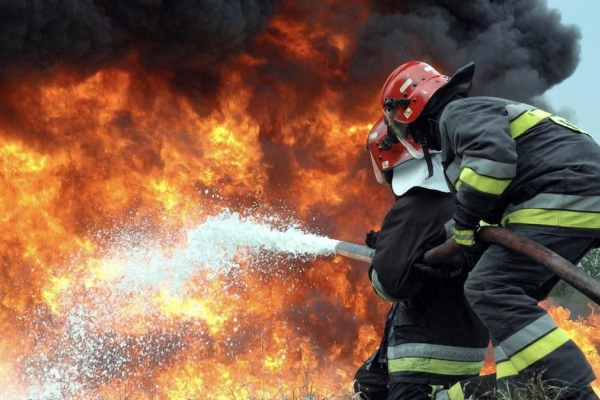 В пожаре на Тернопольщине сгорели здания и техника