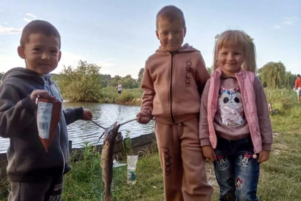 В селе на Тернопольщине турниром по рыбалке отметили День рыбалки