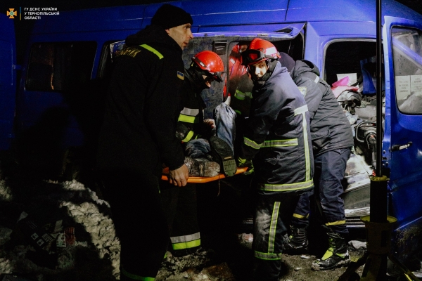 В смертельной аварии вблизи Тернополя, с участием маршрутки, подозрение выразили водителю легковушки