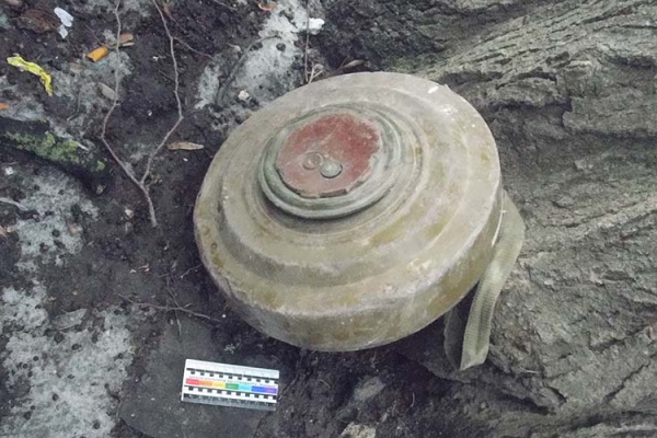 В Тернополе возле школы нашли противотанковую мину