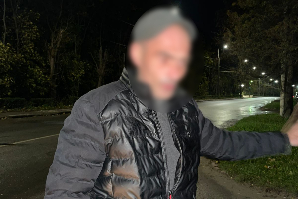 В Тернополе водитель избил автомобили и сел употреблять алкоголь