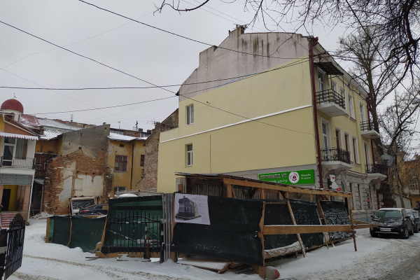 В Тернополе зарисовали мурал с изображением Митрополита Шептицкого, потому что строят гостиницу?
