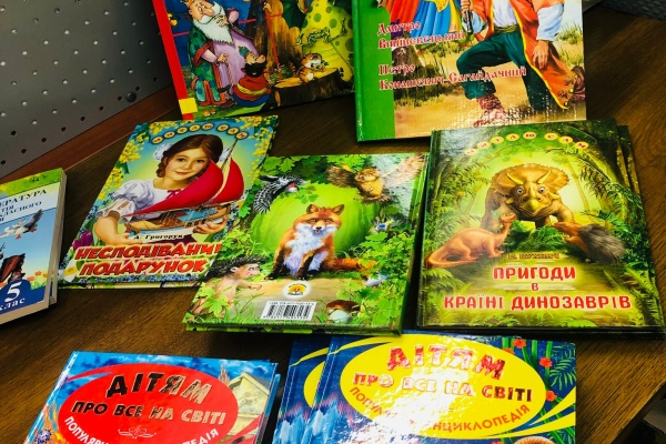 В Тернополе собирают украиноязычные книги для детей-переселенцев в Польше