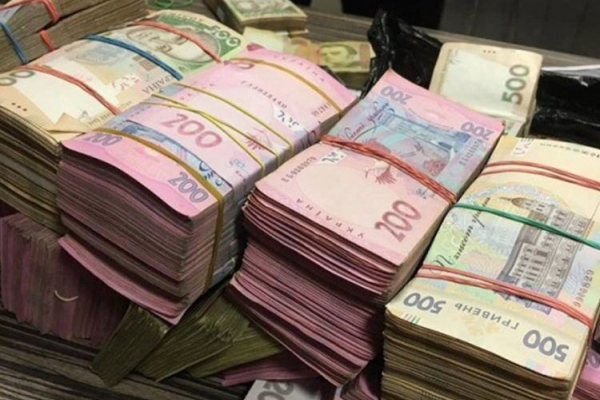 У Тернополя мошенник выманил почти 15000 гривен