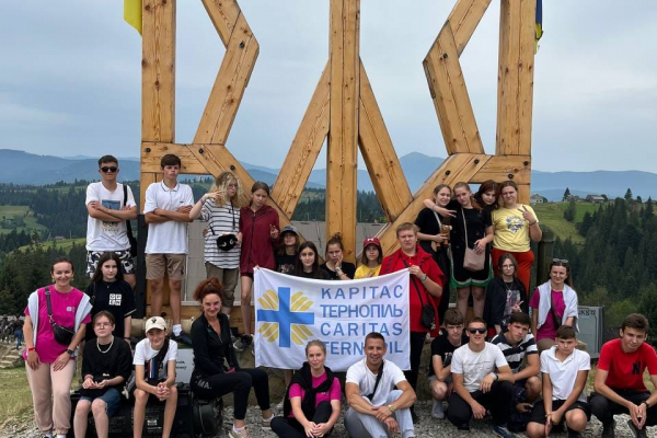 Отдых в Карпатах организовал для детей тернопольский «Каритас»