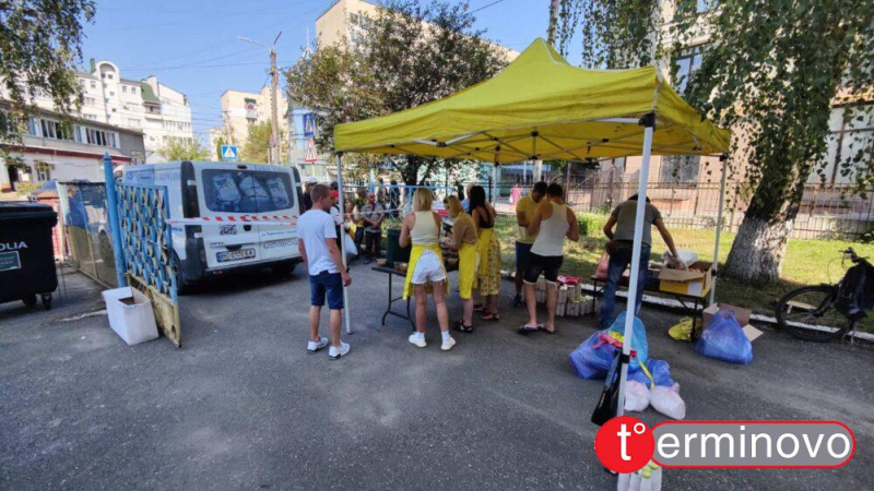 Волонтеры из Тернополя уже четвертый год раздают нуждающимся комплексные обеды 