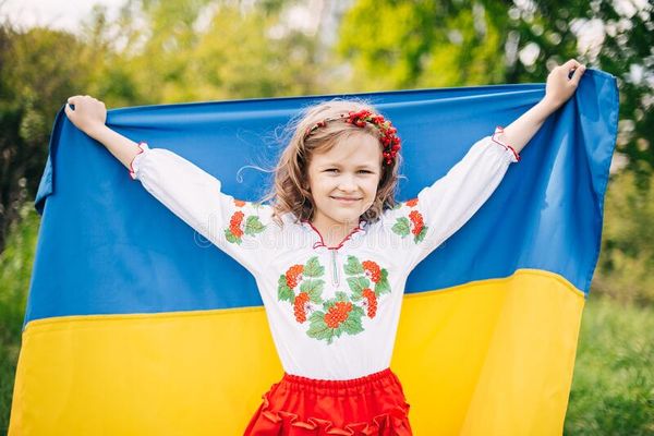 Знай, Мир, Украина стоит и не бойся !